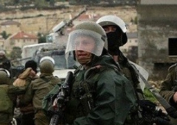 قوات الاحتلال تعتقل 15 فلسطينيا من أنحاء متفرقة من الضفة الغربية