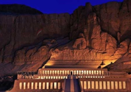تعامد الشمس على مقصورة آمون بمعبد حتشبسوت بالأقصر