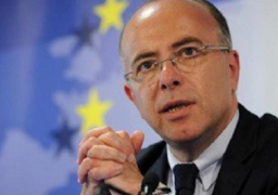 وزير الداخلية الفرنسي: تفكيك 18 شبكة لتجنيد الارهابيين منذ 2013