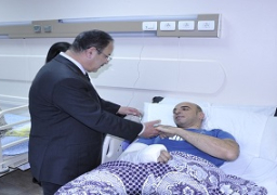 وزيرالداخلية يزور مصابى الحادث الارهابى بالهرم بمستشفى الشرطة