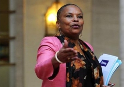 استقالة وزيرة العدل الفرنسية اعتراضا على اقتراح اسقاط الجنسية عمن يثبت تورطهم بالارهاب