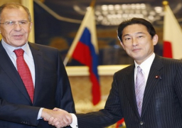 وزيري خارجية روسيا واليابان يناقشان هاتفيا قضايا الأمن في شمال شرق آسيا