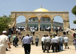 اقتحامات جديدة للأقصى واغلاق المصلى القبلي بسلاسل حديدية