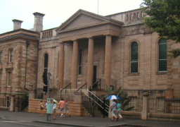 إخلاء 9 مدارس في سيدني بعد تلقيها تهديدات بهجمات إرهابية