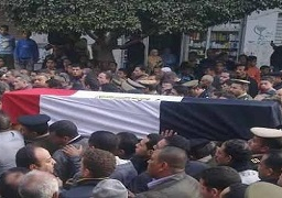الآلاف من أهالى قرية نجع عويس بسوهاج يشيعون جثمان مجند شهيد بسيناء