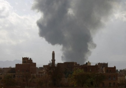 التحالف يقصف معسكر النهدين قرب القصر الرئاسى بصنعاء