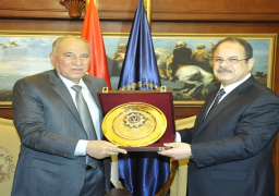 المستشار الزند يقدم التهنئة لوزير الداخلية اللواء مجدى عبد الغفار بمناسبة عيد الشرطة