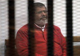 تأجيل محاكمة محمد مرسي و 24 آخرين لاتهامهم بإهانة القضاء إلى 12 مارس القادم