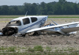 مصرع شخصين وإصابة امرأة فى تحطم طائرة عسكرية إندونيسية