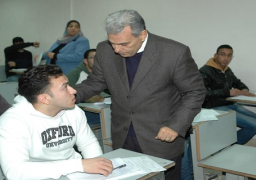 رئيس جامعة القاهرة يتفقد سير امتحانات التعليم المفتوح