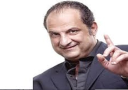 رغم مرضه.. خالد الصاوى يصور “عمى دافنشى” أول مارس