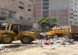 رفع وإزالة 2270 طن قمامة ومخلفات مباني بمركز ملوي بالمنيا
