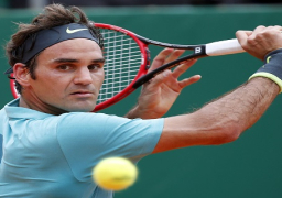 فيدرر يغيب لمدة شهر بعد جراحة في الركبة