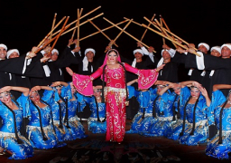 فرقة رضا للفنون الشعبية تصل بكين لتقديم عروضها على المسارح الصينية