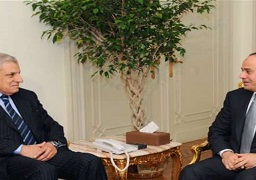 قرار جمهوري بتشكيل لجنة برئاسة محلب لاسترداد الأراضي التي تم الاستيلاء عليها