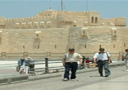 قلعة “قايتباي” الآثرية تستقبل أفواجا سياحية من مختلف الجنسيات