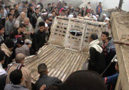 مصرع سائق سيارة محملة بالرمل بعد اصطدامها بجرار قطار على مزلقان فى منوف