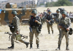 مقتل وإصابة 4 جنود أتراك في اشتباكات على الحدود مع سوريا