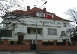 هجوم على مبنى القنصلية التركية في فرنسا