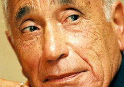 وفد جزائري يقدم واجب العزاء باسم الرئيس بوتفليقة إلى أسرة محمد حسنين هيكل