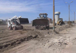 فع 10 ألاف طن مخلفات وإزالة التعديات علي كورنيش النيل بالمنيا