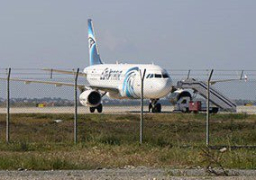 الداخلية: مختطف الطائرة المصرية متورط فى قضايا تزوير ونصب ومخدرات