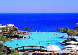 أسرة بريطانية تنتقل للعيش في شرم الشيخ وتؤكد: أكثر أمانا من لندن