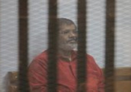 استئناف محاكمة مرسي وسكرتير مكتبه بتهمة التخابر مع قطر