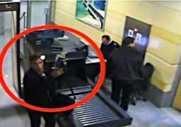 الداخلية تنشر “فيديو” واضح لتفتيش خاطف الطائرة المصرية في مطار برج العرب