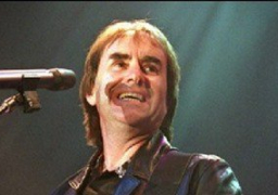 المطرب العالمى chris de burgh يغنى تحت سفح الأهرامات 26 مايو المقبل