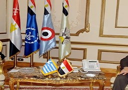 وزير الدفاع ورئيس الأركان يستقبلان نظيرهما اليوناني