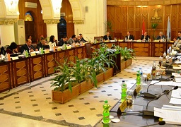 جامعة الأسكندرية تنفي عن أستاذ الطب البيطري شبهة اختطاف الطائرة المصرية بقبرص