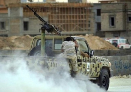 تبادل كثيف لإطلاق النار بين جماعتين مسلحتين بطرابلس