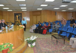 محافظ المنيا يعقد لقاء خدمة المواطنين لحل المشاكل الجماهيرية