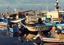 بحارة تونسيون يهددون بغلق ميناء صفاقس