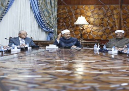 هيئة كبار العلماء تصدر قرارًا بإجماع الآراء برفض “الخطبة المكتوبة”