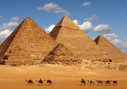 وزيرا الآثار والسياحة يبحثان خطة العمل المستقبلية لمشروع تطوير الأهرامات