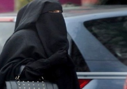 اعتداء على فتاتين منقبتين وسط شارع في بوخارست