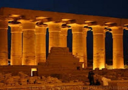 الأقصر تنتهي من تجهيزات إضاة معابدها ومنشآتها باللون الأزرق احتفالا باليوم العالمي للتوحد