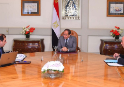 الرئيس يجتمع بوزير البترول والثروة المعدنية..ويؤكد على تنمية حقل”ظهر” للغاز