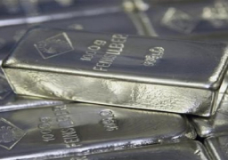 الفضة تتراجع من أعلى مستوى في 11 شهرا مع تعافي الدولار