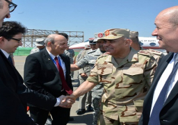 بالصور.. الفريق أول صدقى صبحى ووزير الدفاع الفرنسى يتفقدان إحدى القواعد الجوية