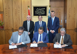 “البترول”: توقيع اتفاقيات لتيسير الانتاج في حقل غاز “اتول” مع “بي بي”