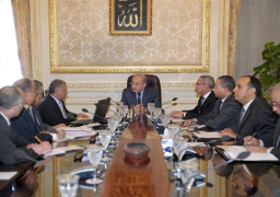 رئيس الوزراء يبحث تحضير زيارة الرئيس الفرنسي