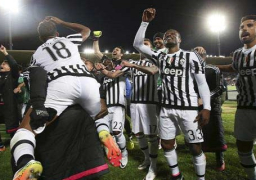 روما يهزم نابولي ويهدي يوفنتوس لقب الدوري الإيطالي