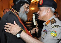 وزير الدفاع مهنئًا البابا تواضروس بعيد القيامة:نعتز بمواقفكم الوطنية التي أكدت أن شعب مصر نسيج واحد