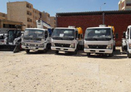 محافظ مطروح يدعم مدينة الضبعة بمعدات وسيارات بــ 2 مليون جنيه