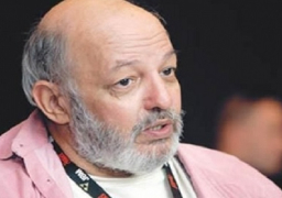 مهرجان القاهرة السينمائي يمنح جائزة فاتن حمامة إلى محمد خان