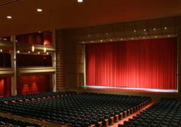 اليوم.. مسرح الشباب يستضيف الليلة الأخيرة لمسرحية “تمثال ورق”