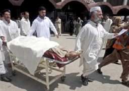 مقتل شخص وإصابة 18 في تفجير مصلحة الضرائب بباكستان